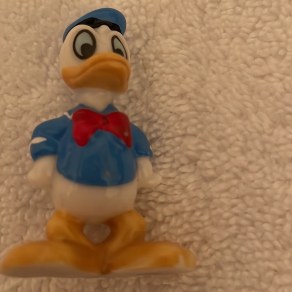 3 Vintage Disney figurines-Mickey, Donald & Porky Pig. Measure approx. 2-2.5 in. - Picture 2 of 11